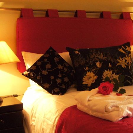 Village Green Guest House Randburg Esterno foto