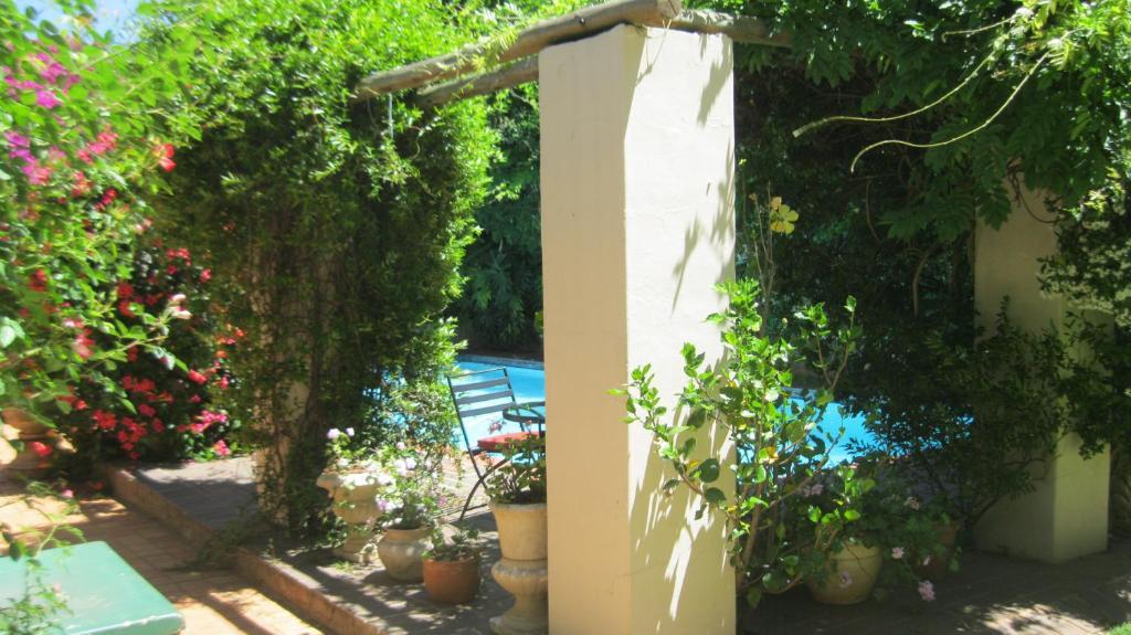 Village Green Guest House Randburg Esterno foto