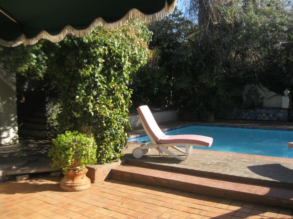 Village Green Guest House Randburg Esterno foto
