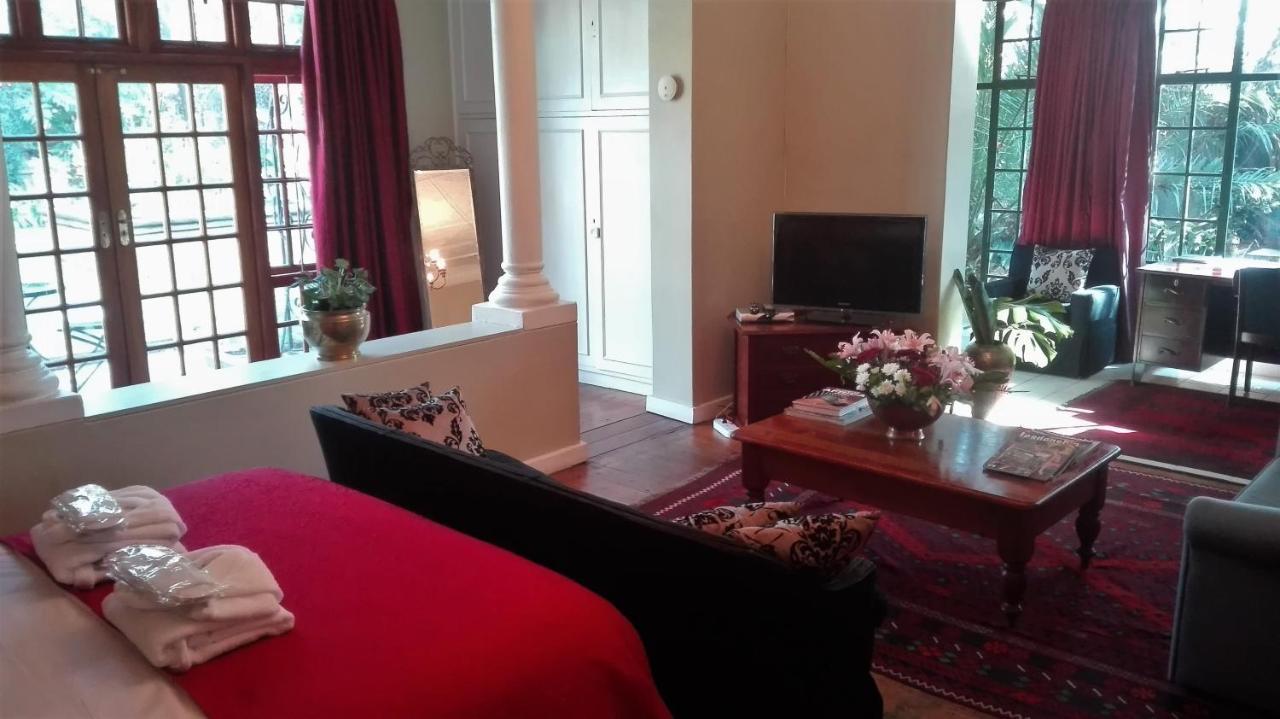 Village Green Guest House Randburg Esterno foto